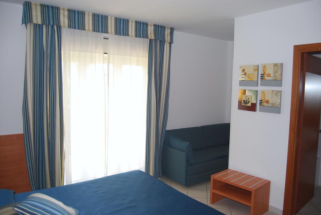 Telma Hotel Terracina Oda fotoğraf